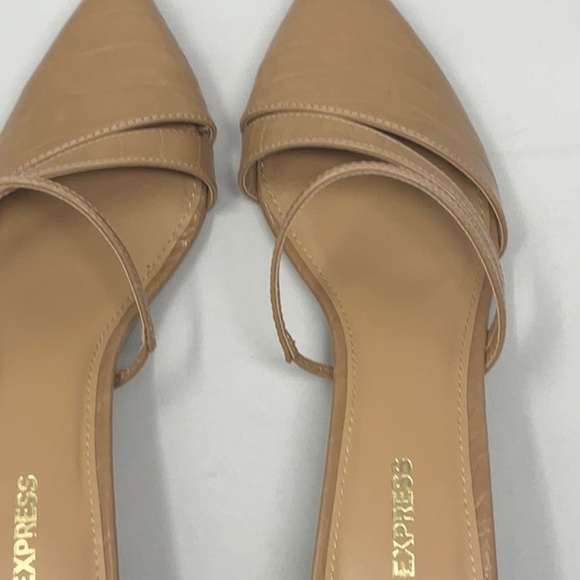 Express closed toe heeled sandals, size 8 - Picture 5 of 10